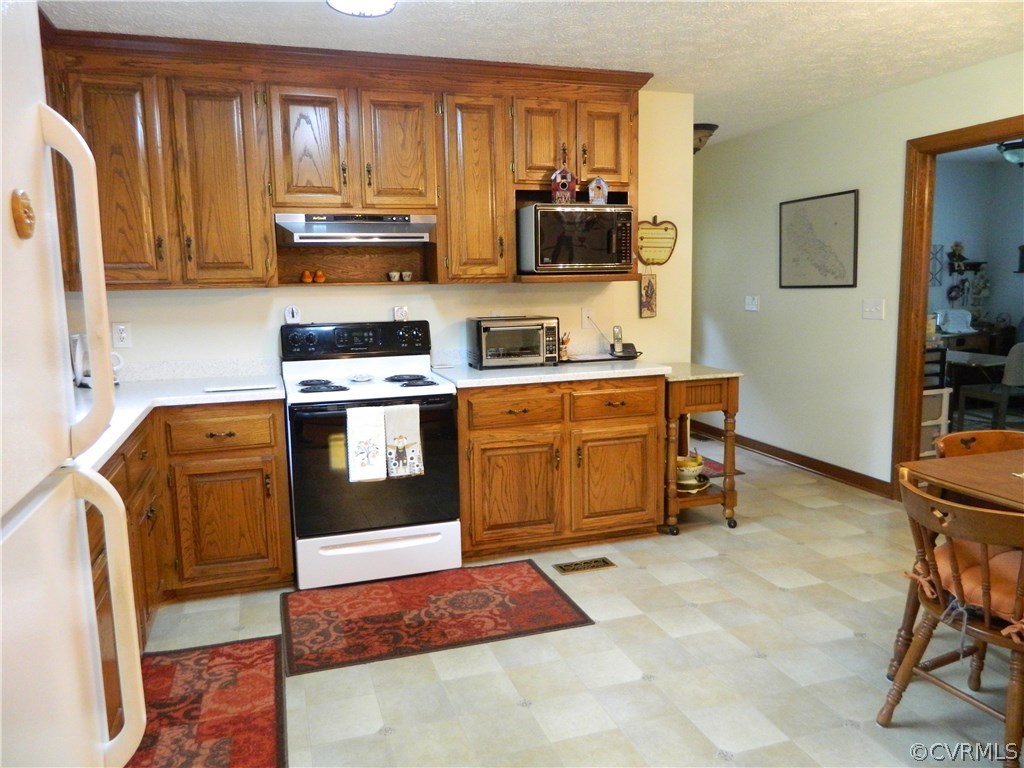 22929 King William Road West Point, VA 23181 - Photo 6 of 23 Kitchen- all appliances convey