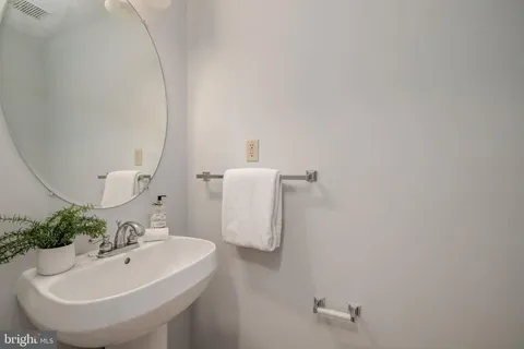 $824,900 | 2040 Pieris Court, Vienna, VA 22182