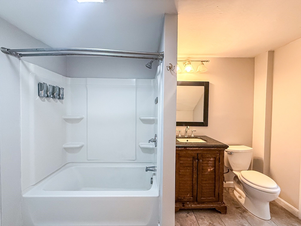 18 Ellsworth Street, Unit 4 Worcester, MA 01610 - Photo 4 of 13