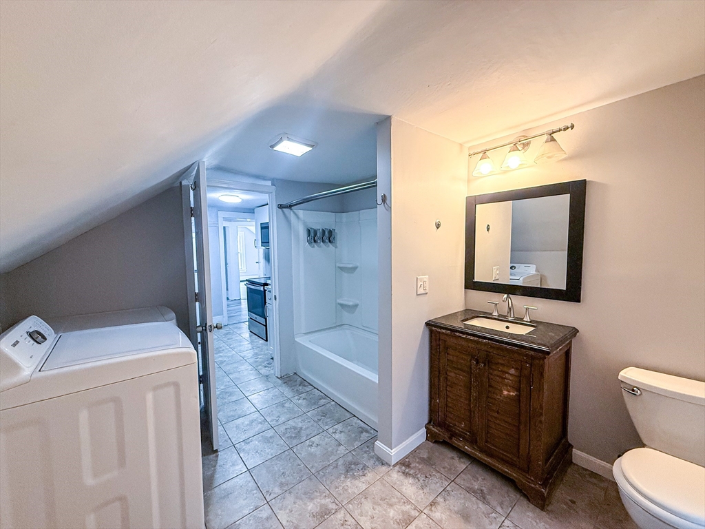 18 Ellsworth Street, Unit 4 Worcester, MA 01610 - Photo 5 of 13