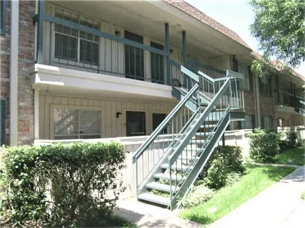 $1,000 | 2250 Bering Drive, Unit 22, Houston, TX 77057