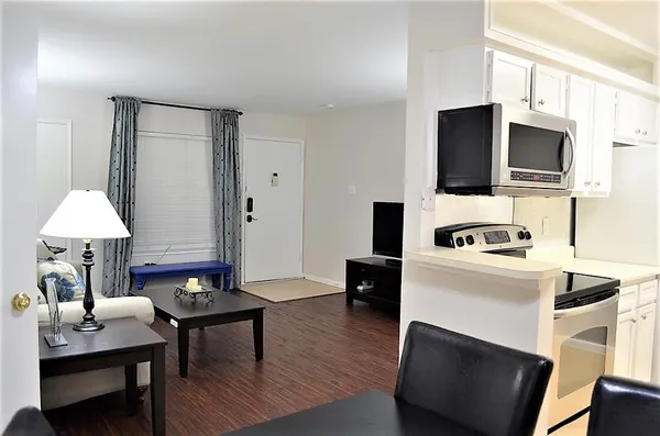 $1,000 | 2250 Bering Drive, Unit 22, Houston, TX 77057