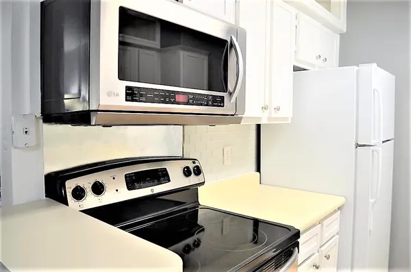 $1,000 | 2250 Bering Drive, Unit 22, Houston, TX 77057