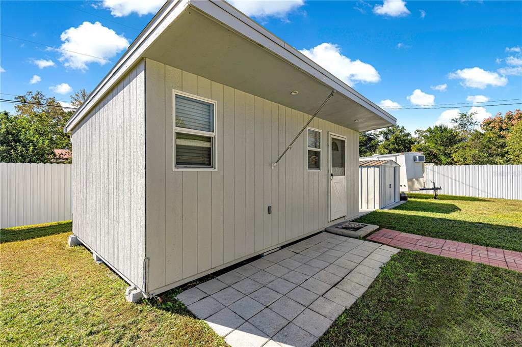 810 Northeast 44th Street Ocala, FL 34479 - Photo 32 of 44 a view of backyard with green space