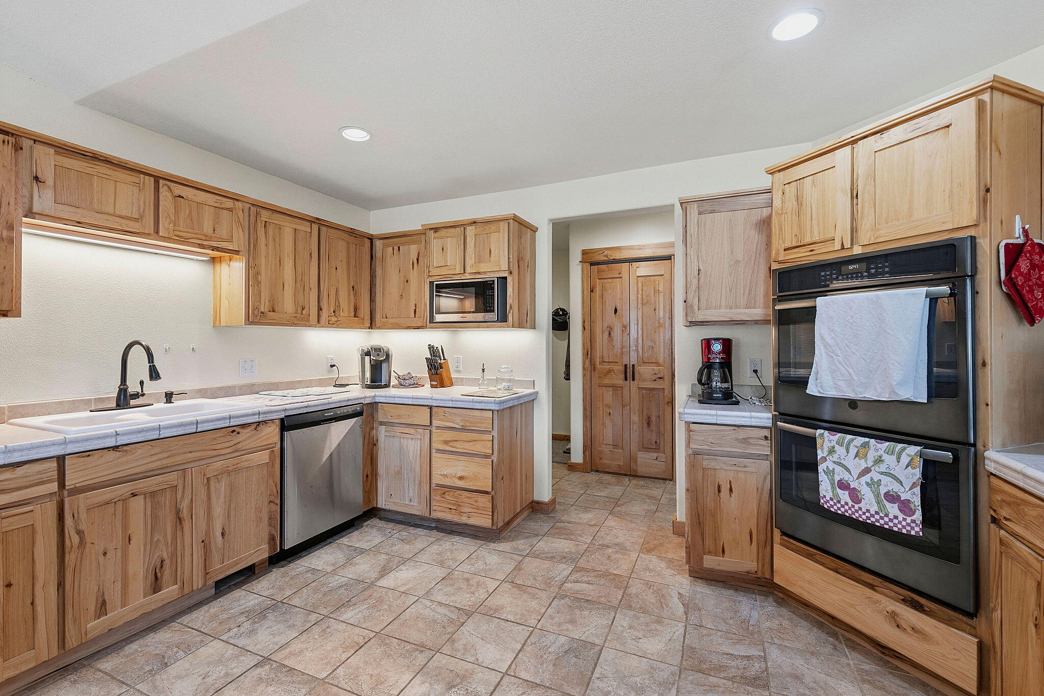 41225 Van Lake Road Prineville, OR 97754 - Photo 11 of 181 8T3A7369