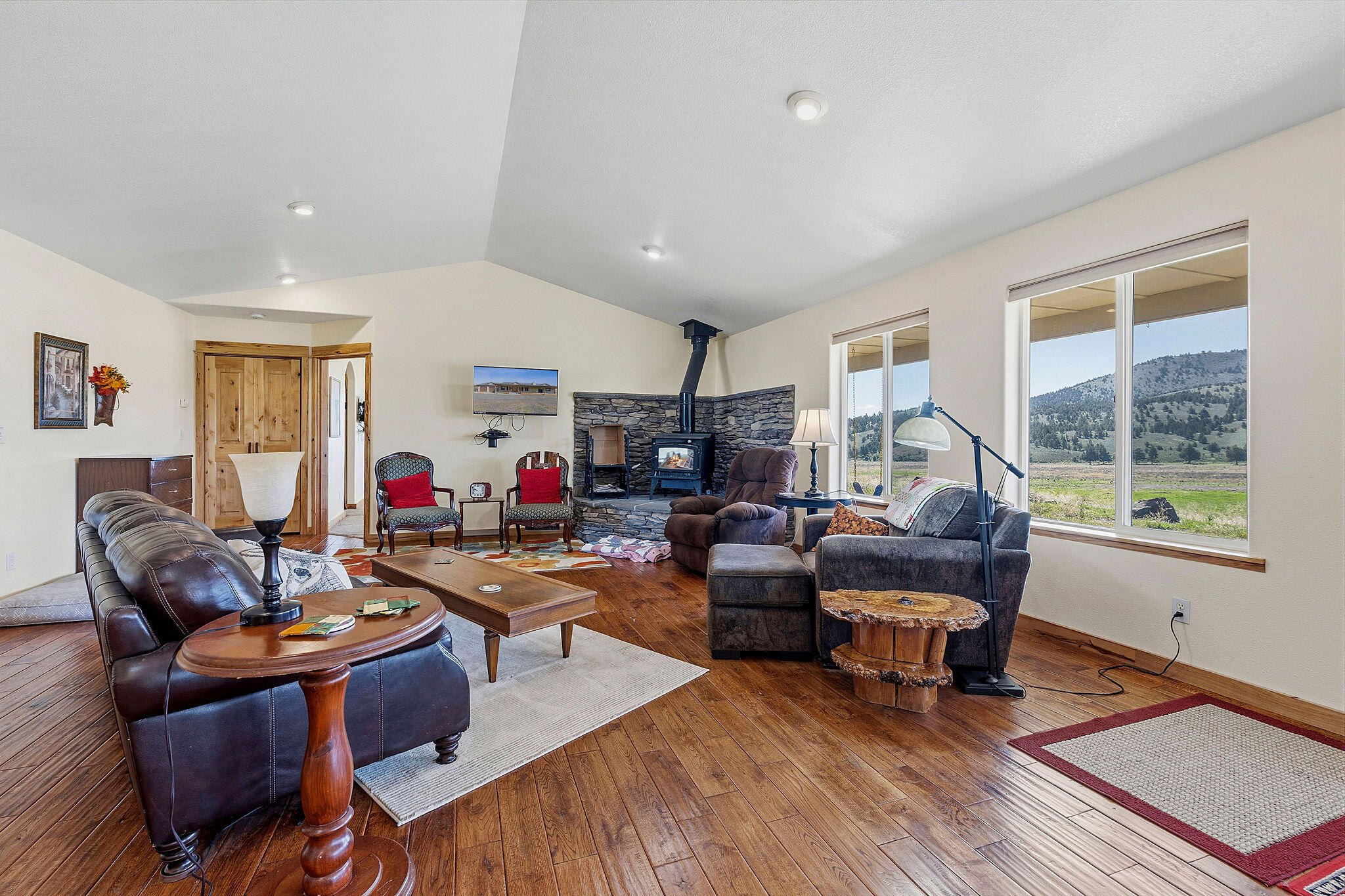 41225 Van Lake Road Prineville, OR 97754 - Photo 10 of 181 8T3A7338