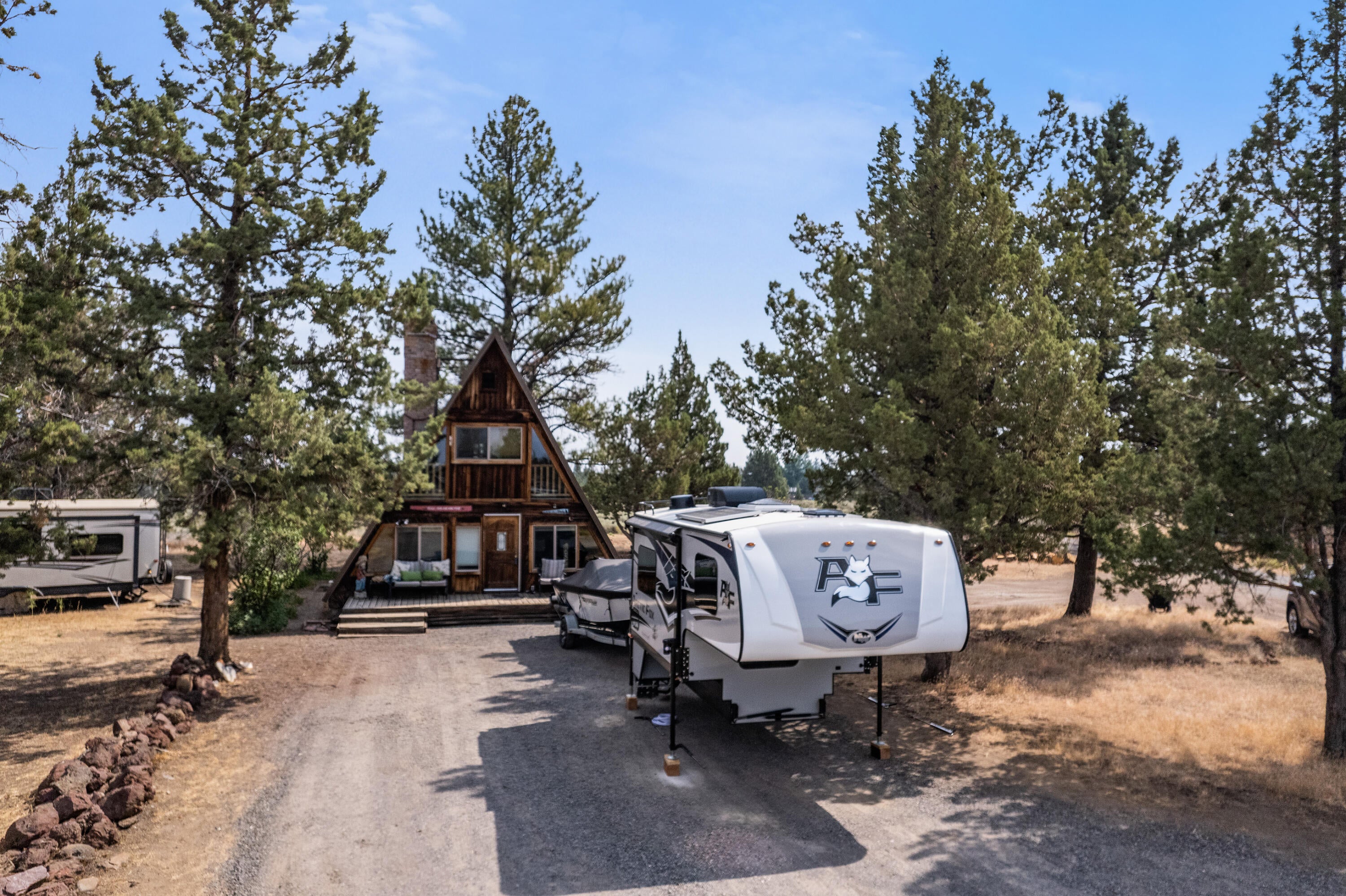 67153 Harrington Loop Road Bend, OR 97703 - Photo 15 of 23 2024_08_08_67153_harrington_loop_road-dr