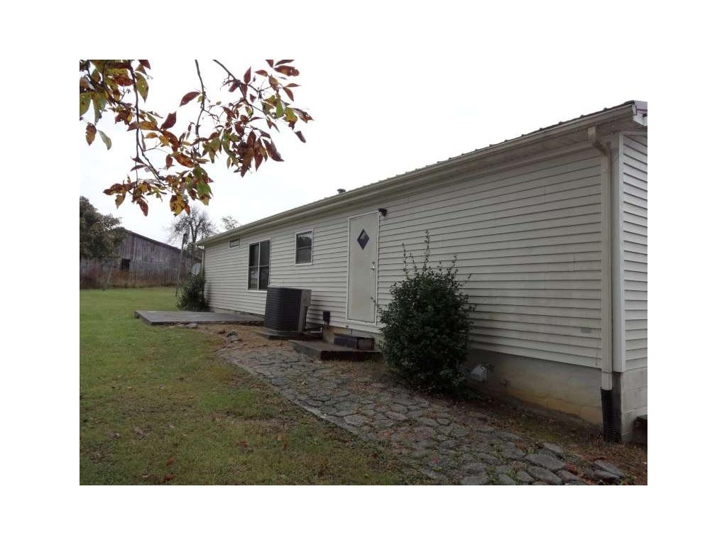 2795 Holt Town Road Newport, TN 37821 - Photo 3 of 15 Photo 3