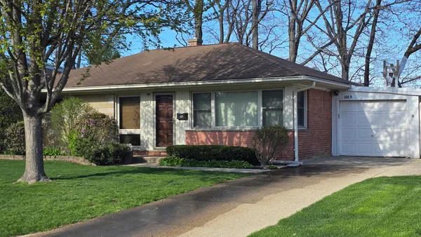 $525,000 | 1025 Longaker Road, Northbrook, IL 60062