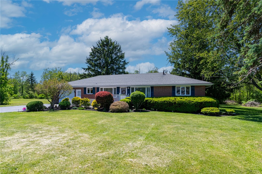 6075 Arbor Road Ontario, NY 14519 - Photo 3 of 27