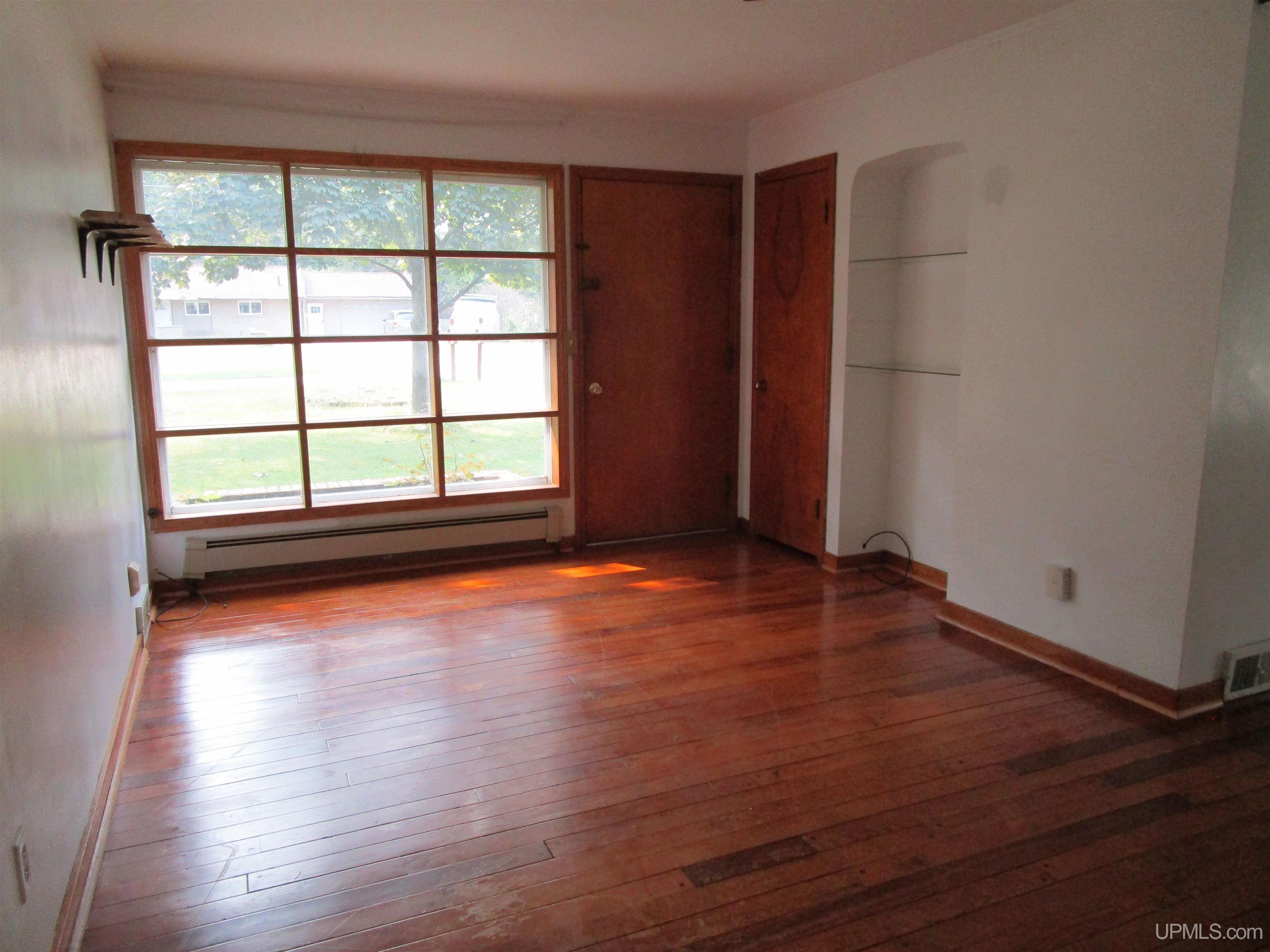 6008 18.25 Road Gladstone, MI 49837 - Photo 10 of 19