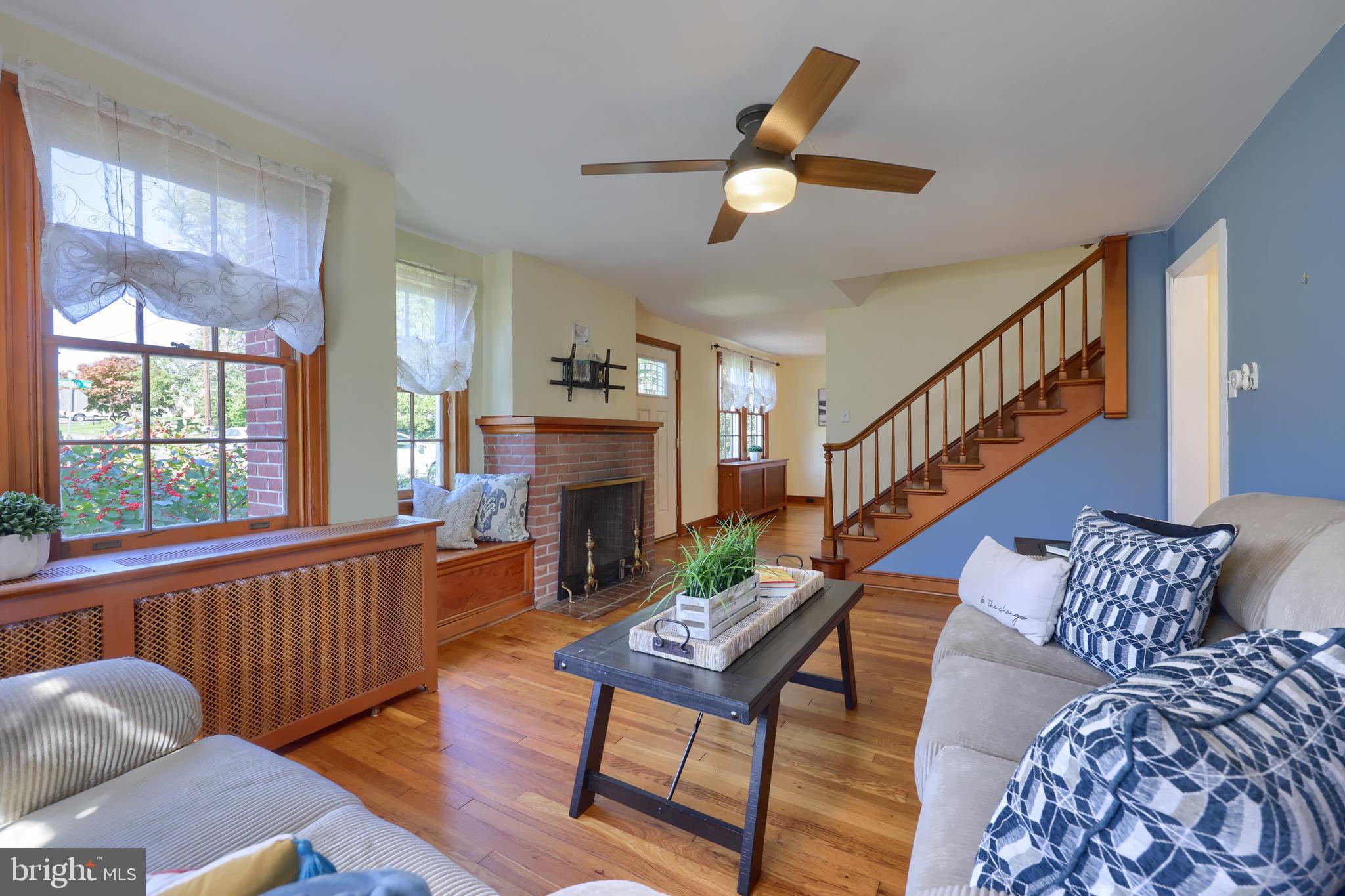 500 Rosedale Avenue Lancaster, PA 17603 - Photo 28 of 33 TONS of natural light throughout