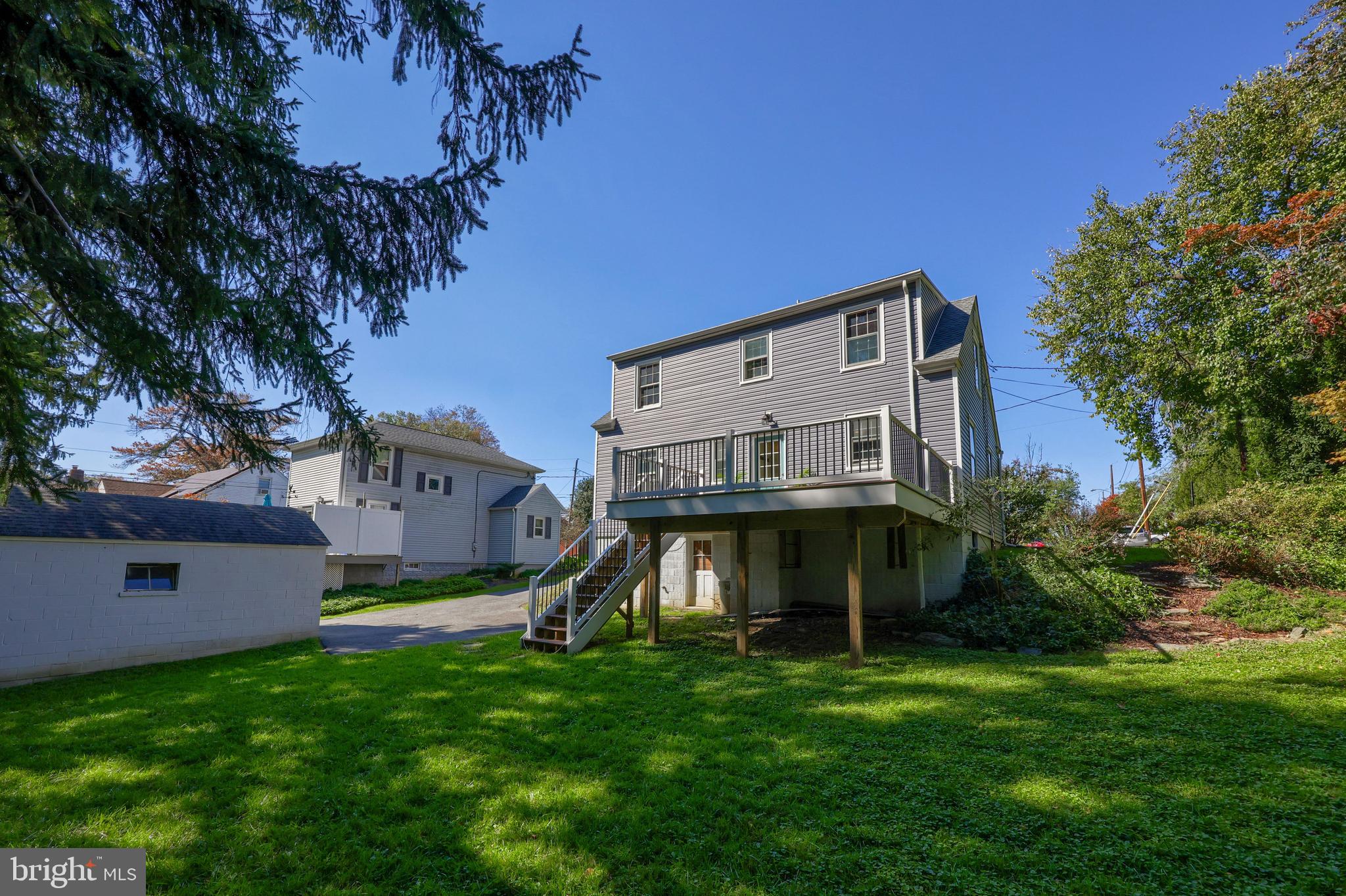 500 Rosedale Avenue Lancaster, PA 17603 - Photo 30 of 33 Huge yard for your family fun!