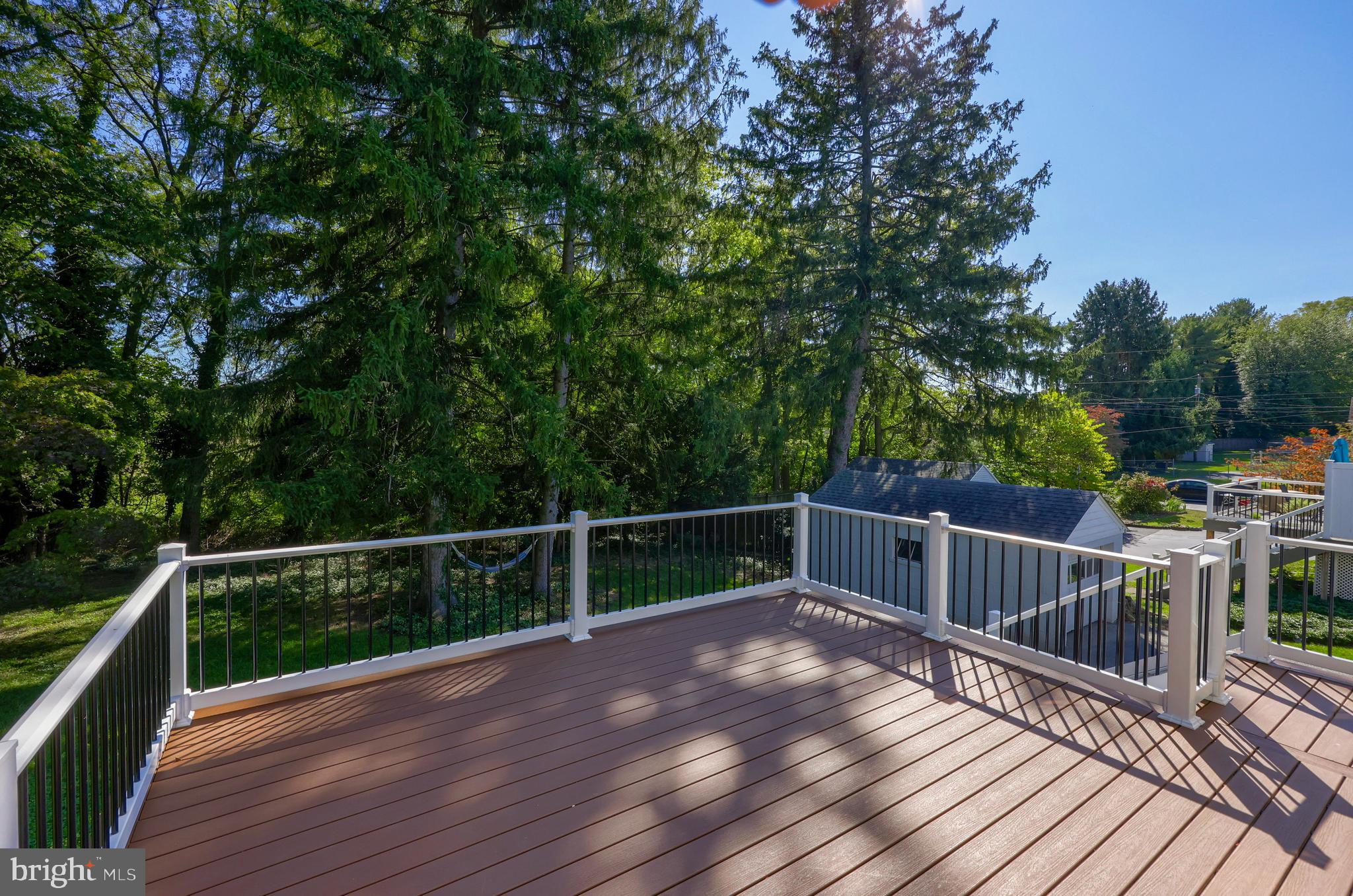 500 Rosedale Avenue Lancaster, PA 17603 - Photo 3 of 33 20'3 x 14'10 New Trex deck