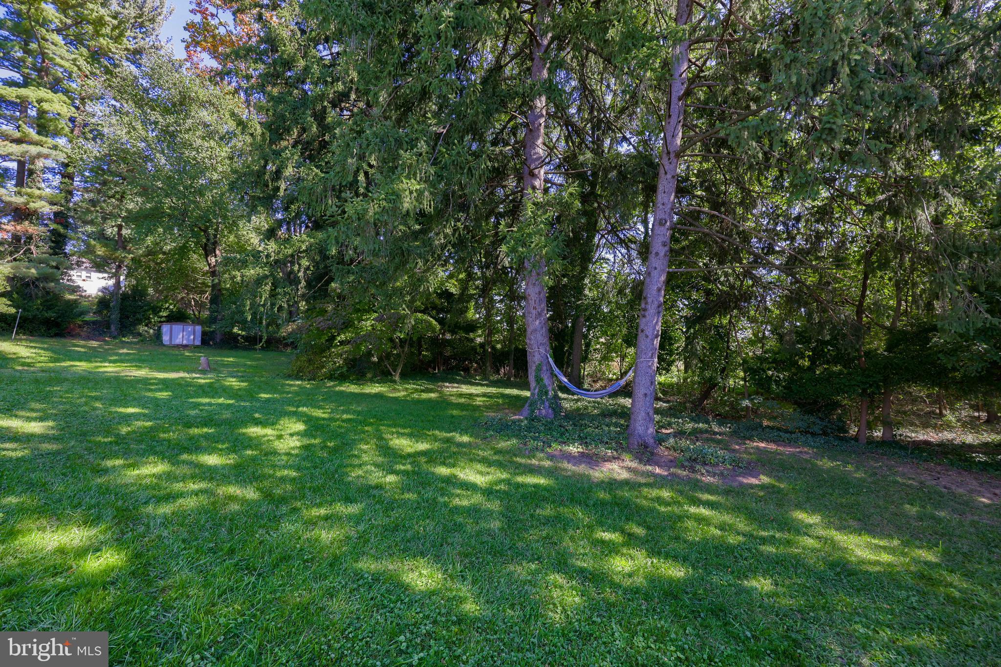 500 Rosedale Avenue Lancaster, PA 17603 - Photo 5 of 33 Private serene .24 acre