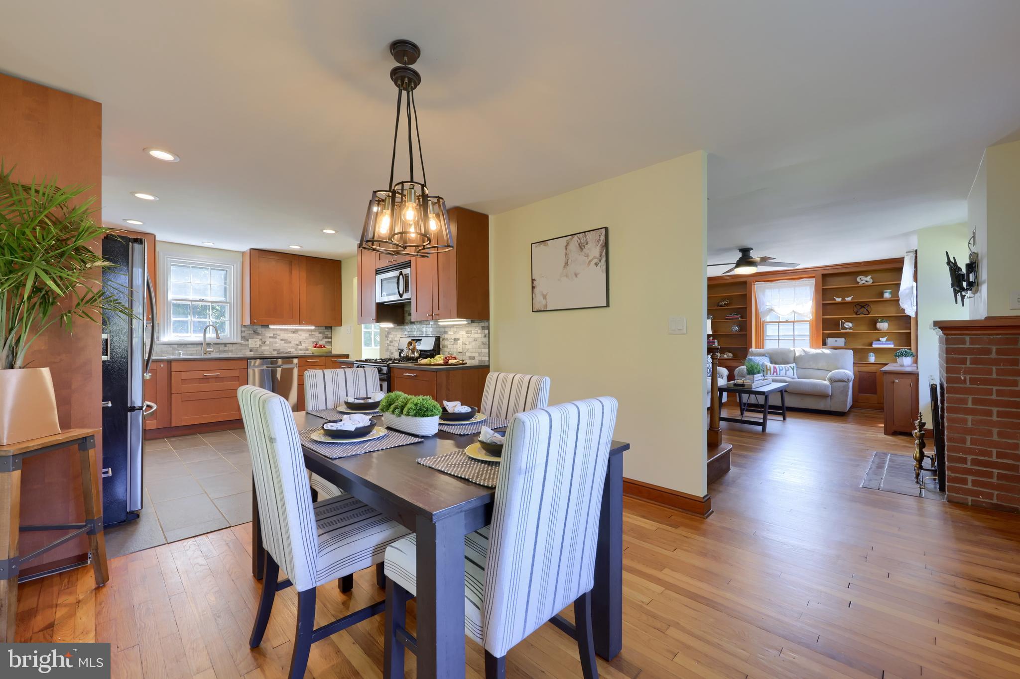 500 Rosedale Avenue Lancaster, PA 17603 - Photo 6 of 33 Dining Area open floor plan