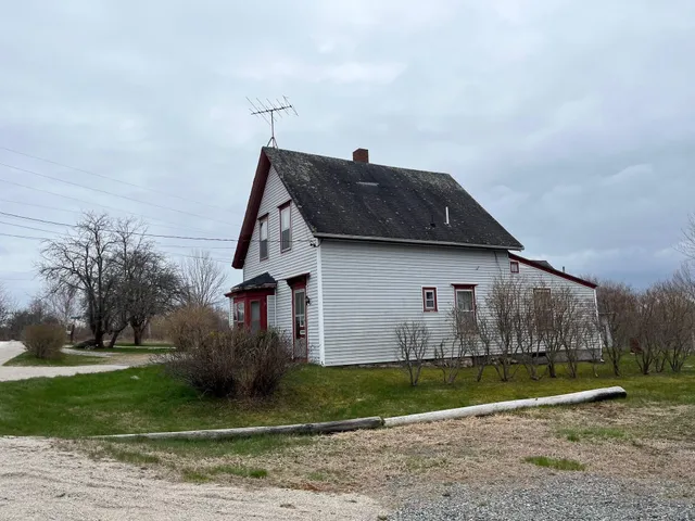 $179,900 | 681 South Gouldsboro Road, Gouldsboro, ME 04607