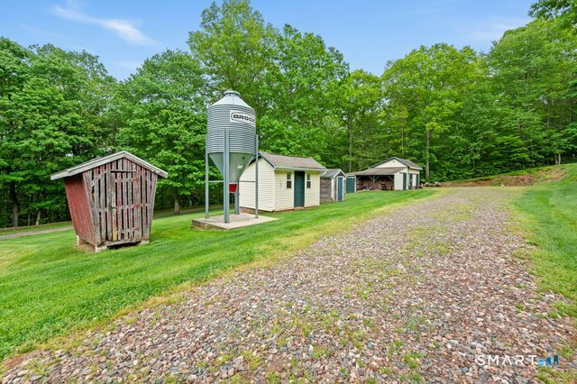 17 Markham Road East Hampton, CT 06424 - Photo 5 of 40