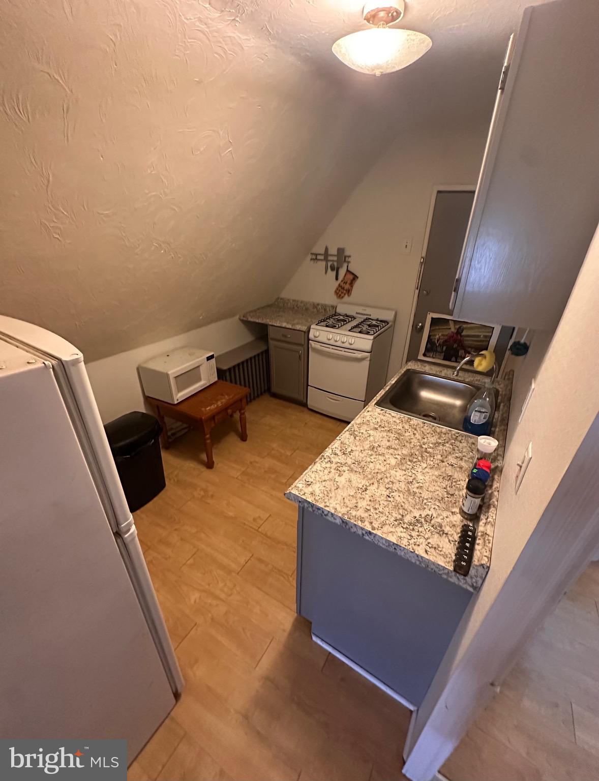 2223 Amosland Road Holmes, PA 19043 - Photo 20 of 31