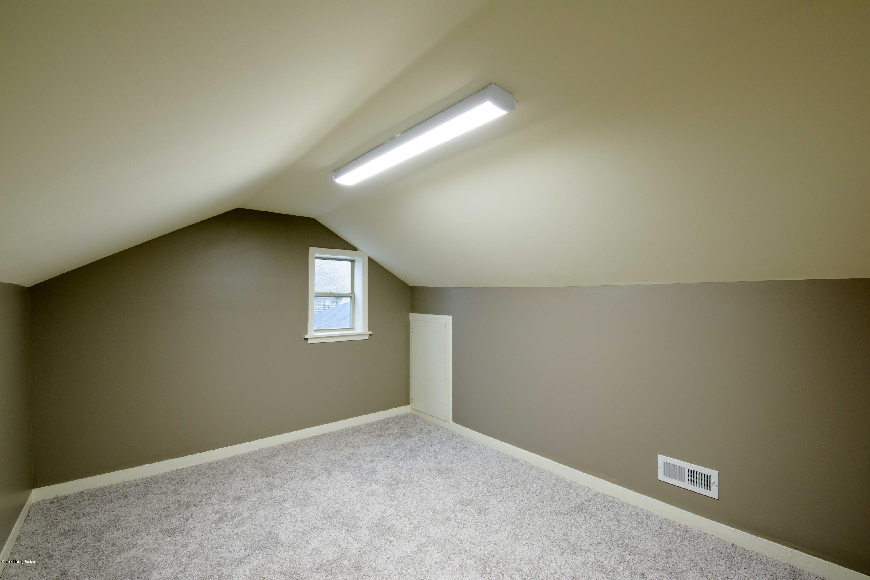 4011 Chenoweth Run Road Louisville, KY 40299 - Photo 27 of 39 4011Chenoweth_034