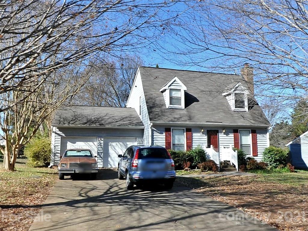 9800 Fairway Ridge Road Charlotte, NC 28277 - Photo 2 of 2 a front view of a house with a yard