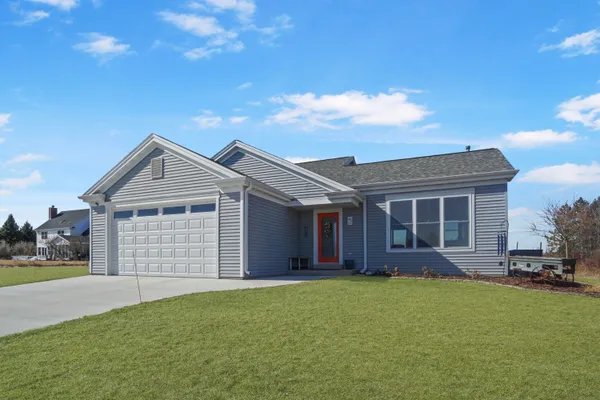 $424,900 | 271 Hidden Bluff Road, Cedar Grove, WI 53013