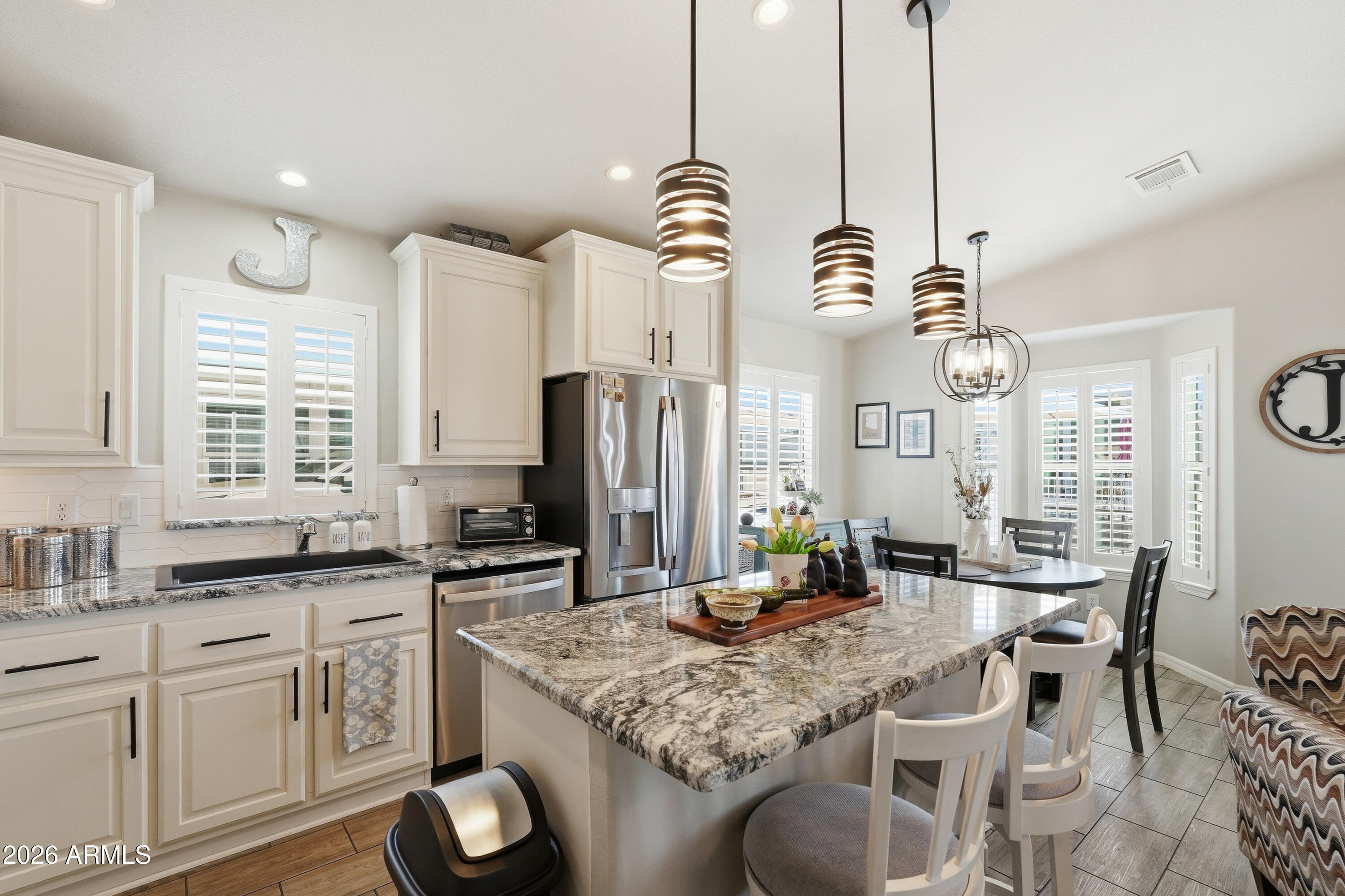 650 North Hawes Road, Unit 3318 Mesa, AZ 85207 - Photo 8 of 56 Modern kitchen