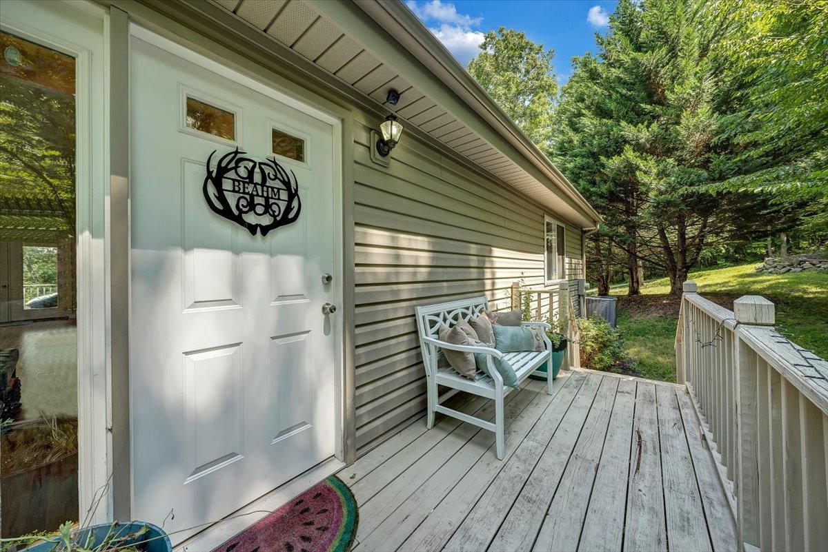 6717 Raintree Road Roanoke, VA 24018 - Photo 4 of 39 11-Rapid Imagery-7656