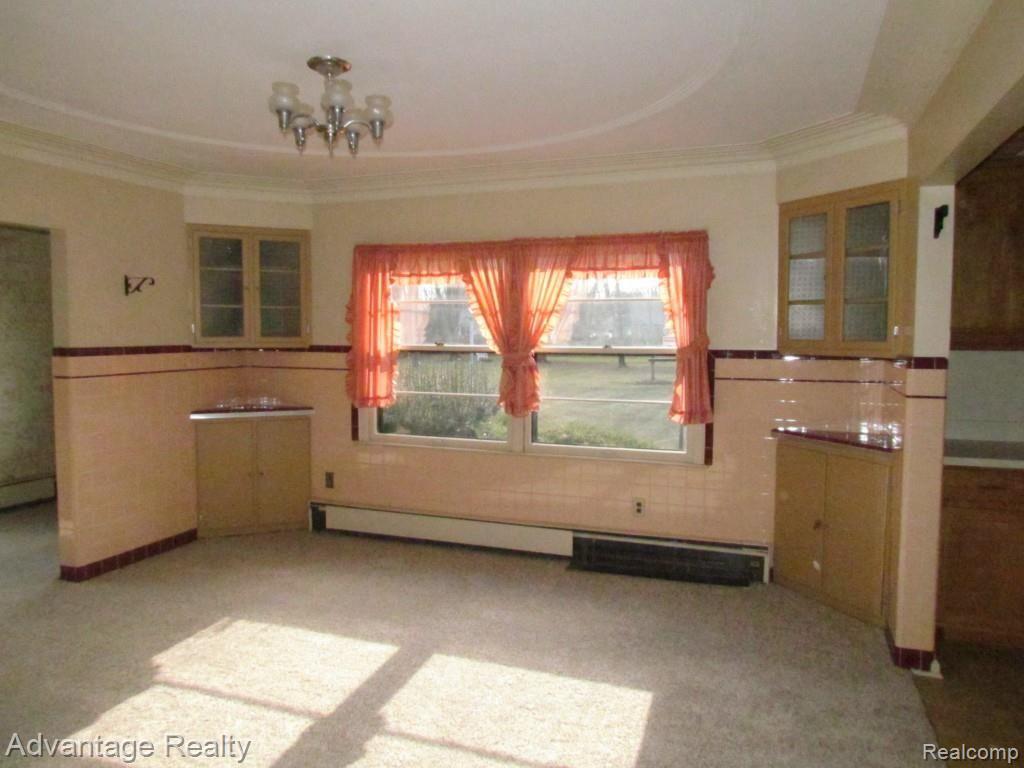 25600 South River Road Harrison Township, MI 48045 - Photo 7 of 16 dining room.jpg