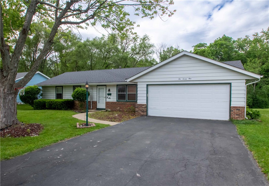 1021 Sunset Ridge Danville, IL 61834 - Photo 1 of 16 Gallery Image 1