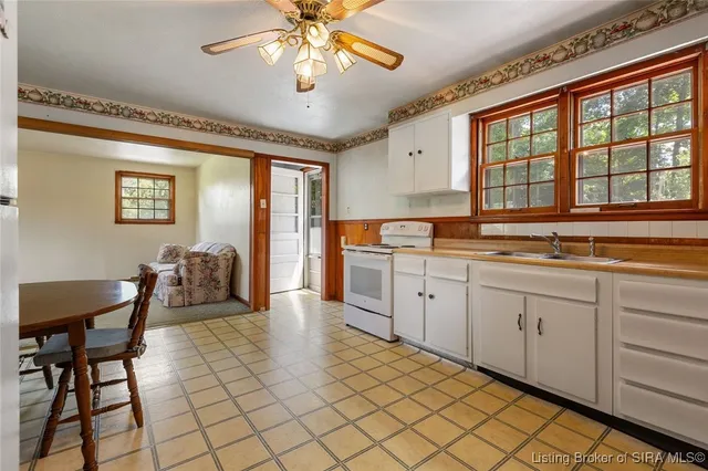 $289,900 | 6024 May Street, Floyds Knobs, IN 47119