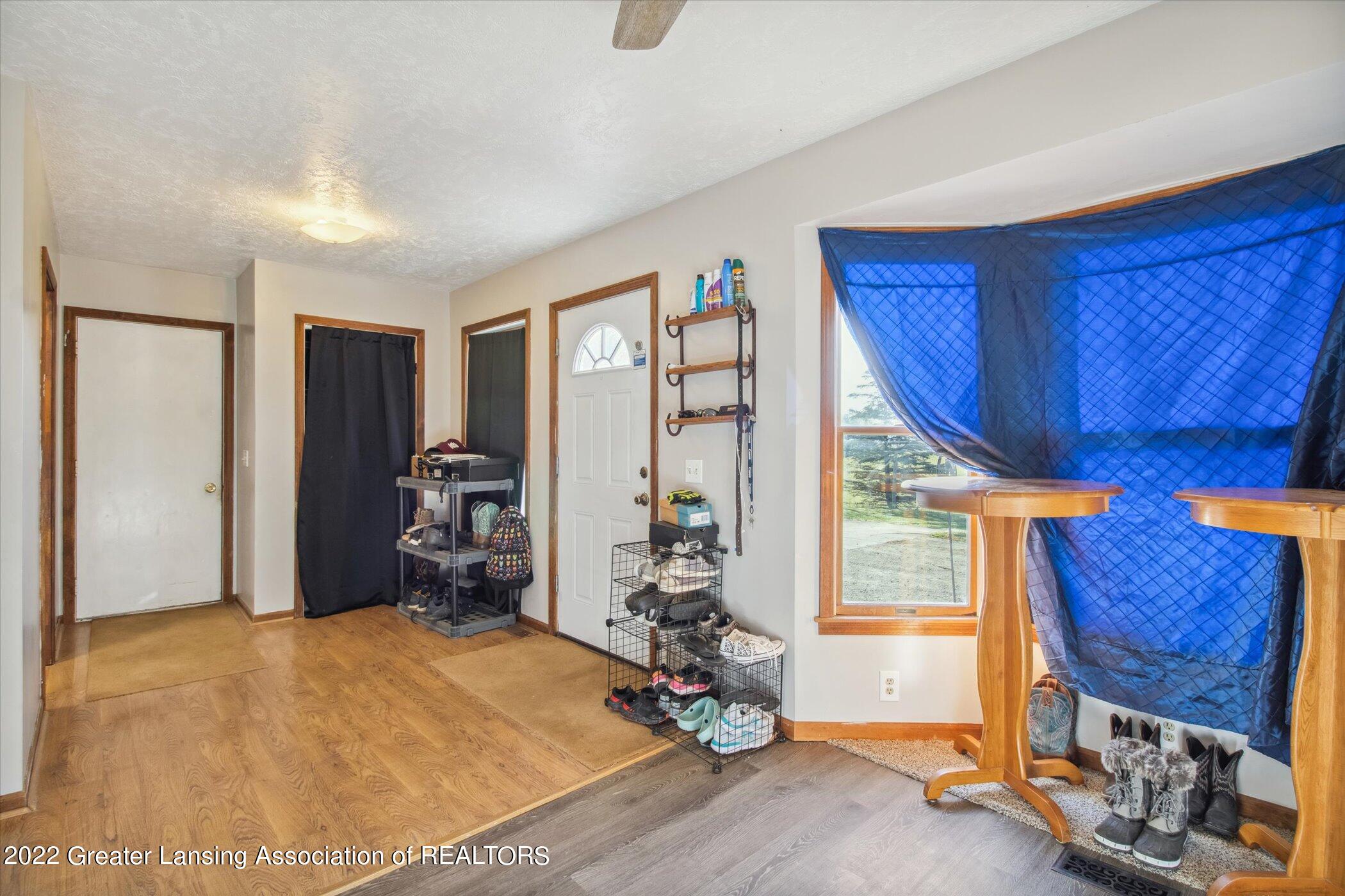 3227 Putnam Road Ovid, MI 48866 - Photo 8 of 64 08-Putnam-Rd-Laingsburg-MI-48848-WindowS