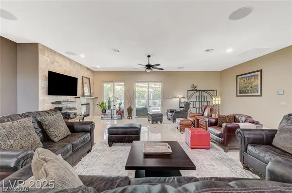 $9,500 | 2101 Grand Island Court, Las Vegas, NV 89117