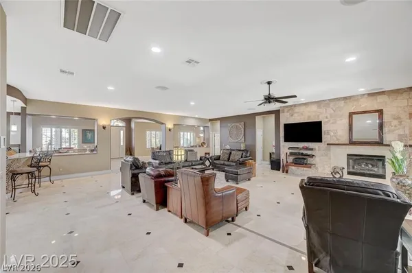 $9,500 | 2101 Grand Island Court, Las Vegas, NV 89117