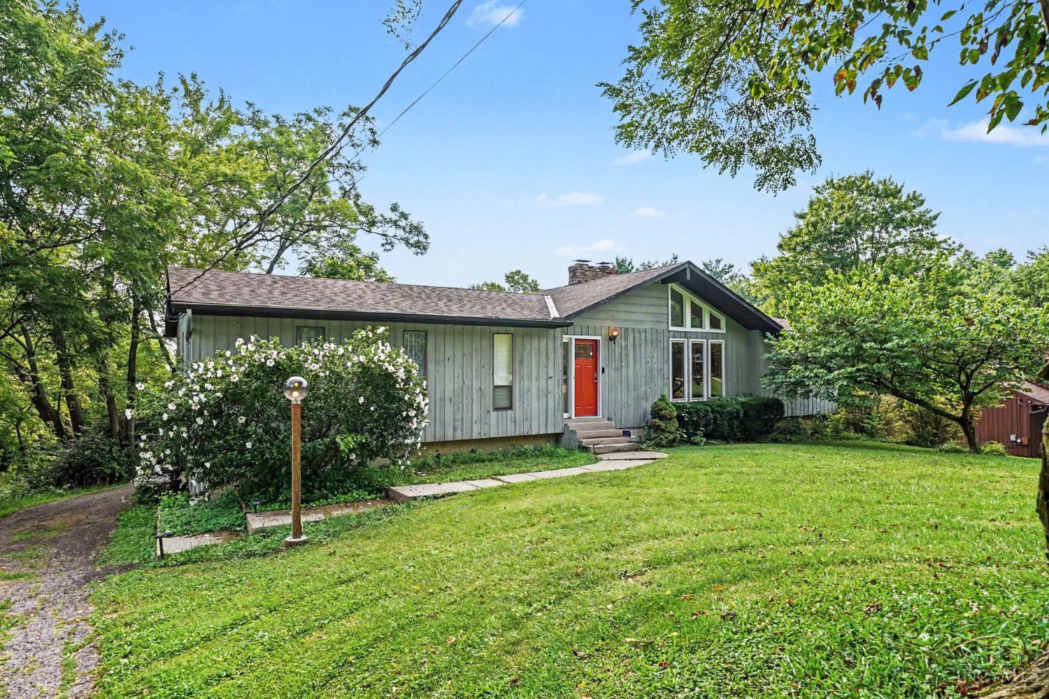 2420 Devils Backbone Road Cincinnati, OH 45233 - Photo 3 of 27