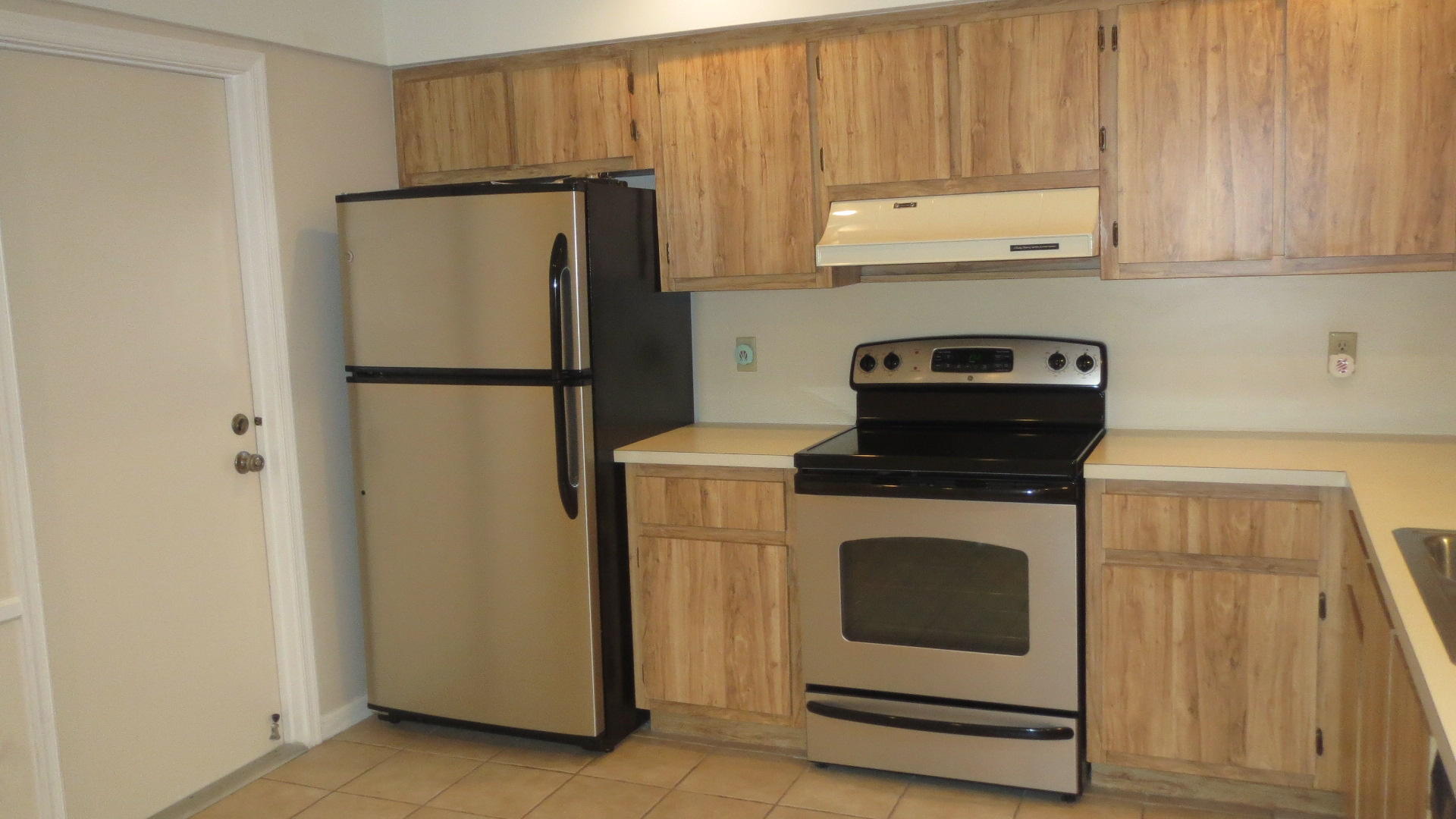 2 Ridge Pointe Drive, Unit C Boynton Beach, FL 33435 - Photo 1 of 8 Kitchen