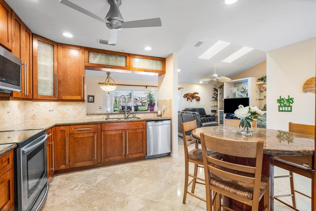 9435 Burlington Place Boca Raton, FL 33434 - Photo 10 of 49 007-9435BurlingtonPlace-BocaRaton-FL-334