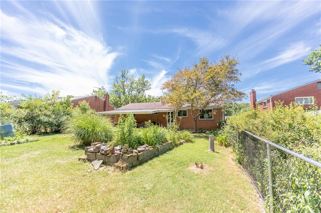 528 MacBeth Drive Pittsburgh, PA 15235 - Photo 18 of 20 a front view of a house with a yard