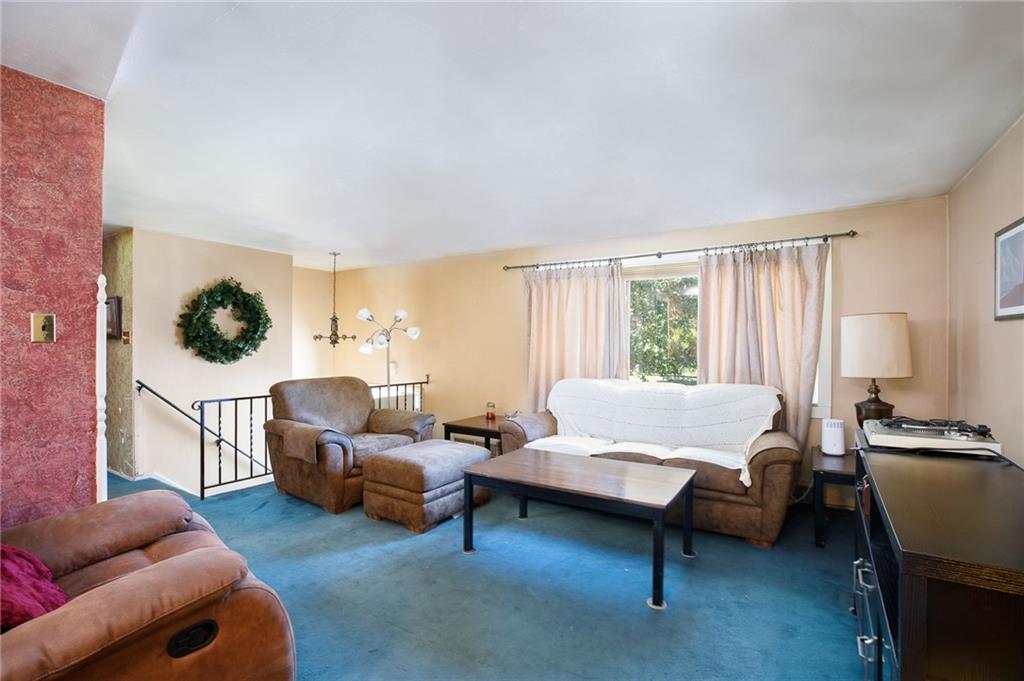 528 MacBeth Drive Pittsburgh, PA 15235 - Photo 3 of 20 a living room with furniture and a large window