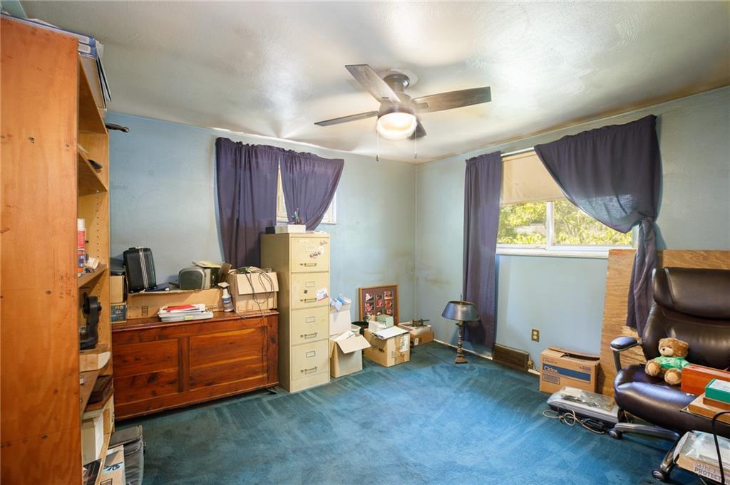 528 MacBeth Drive Pittsburgh, PA 15235 - Photo 10 of 20 a room with chair and gym equipment