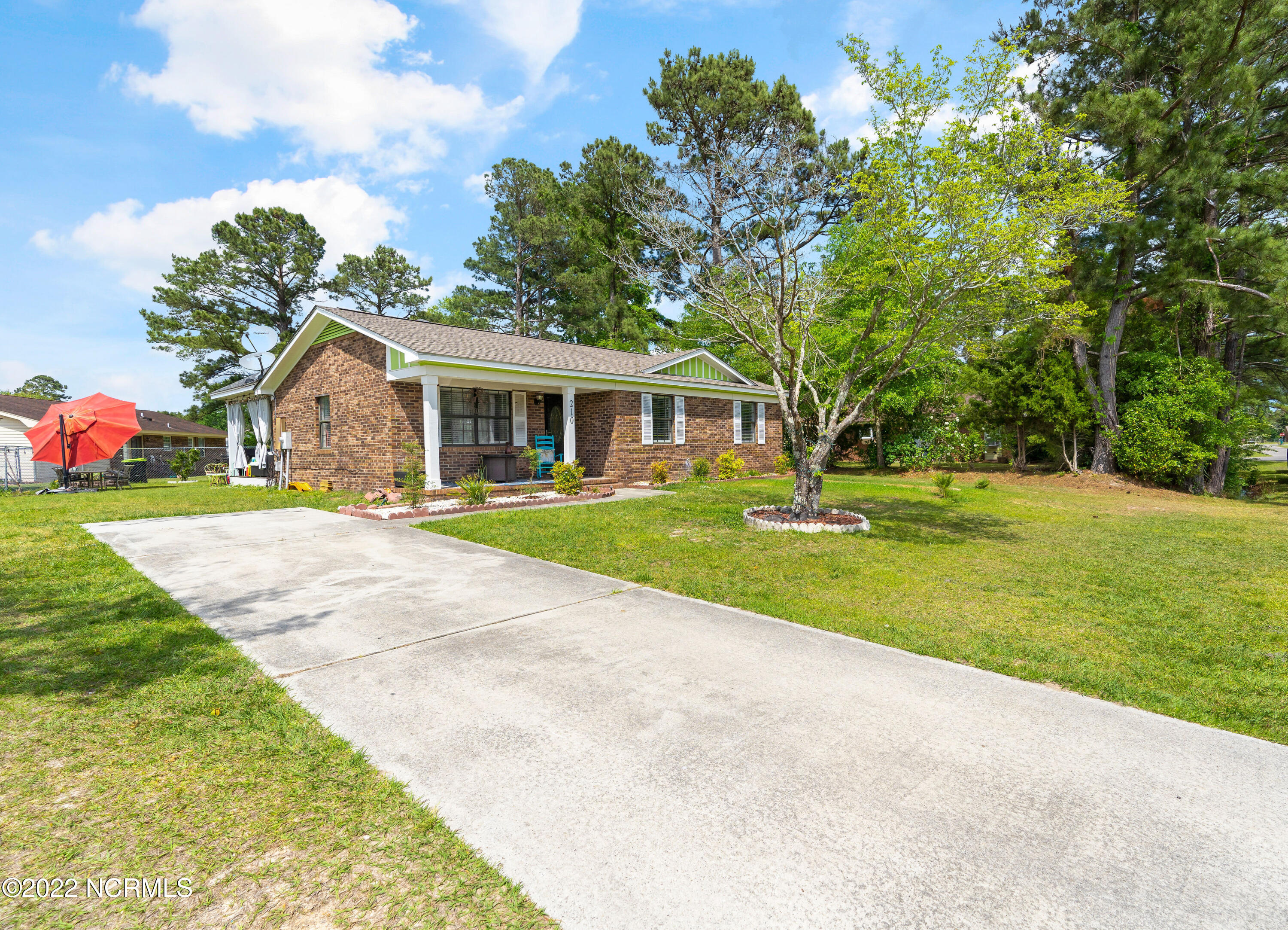210 Cardiff Road Castle Hayne, NC 28429 - Photo 3 of 25 210CardiffRdFrontLeft