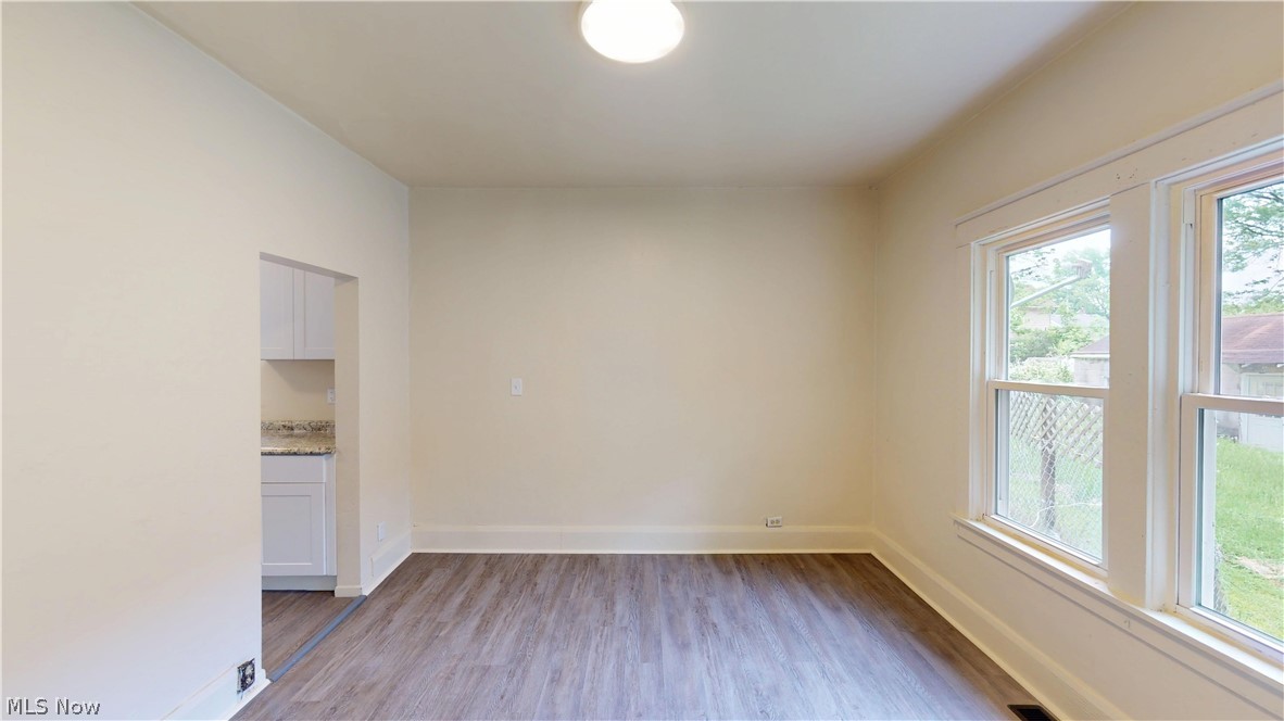 210 Perry Street, Unit FRONT Struthers, OH 44471 - Photo 5 of 26