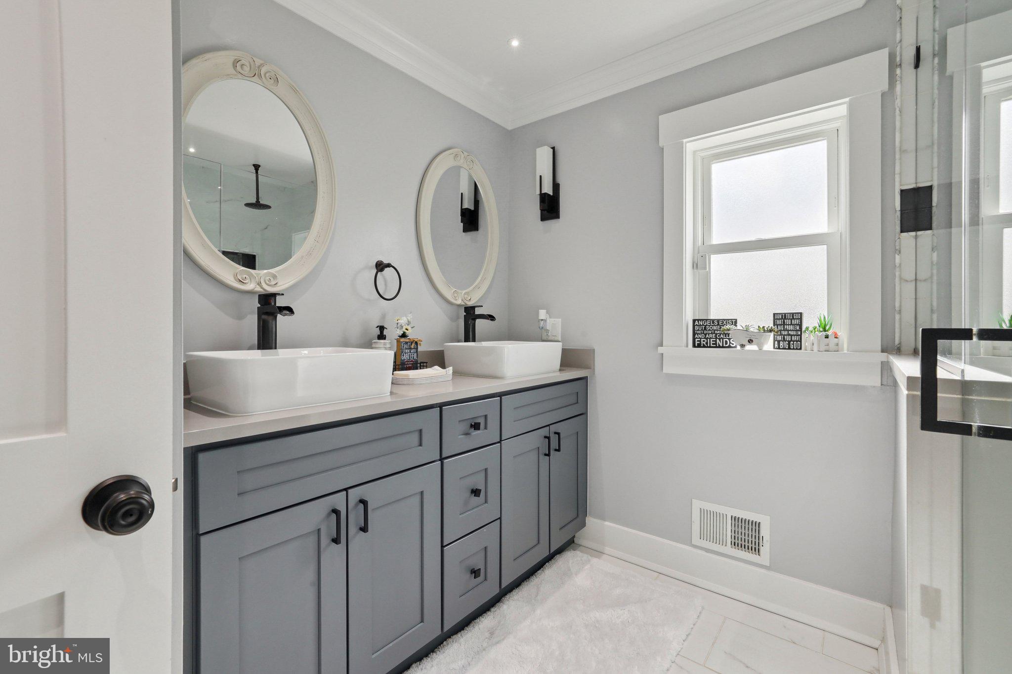 306 Minute Arms Road Union, NJ 07083 - Photo 13 of 27 Main Floor Full Bath