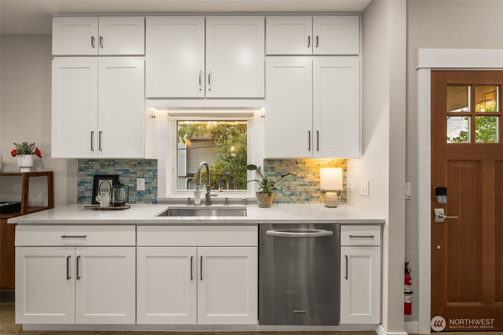 3516 Carr Place North Seattle, WA 98103 - Photo 10 of 40 Gallery Image 10