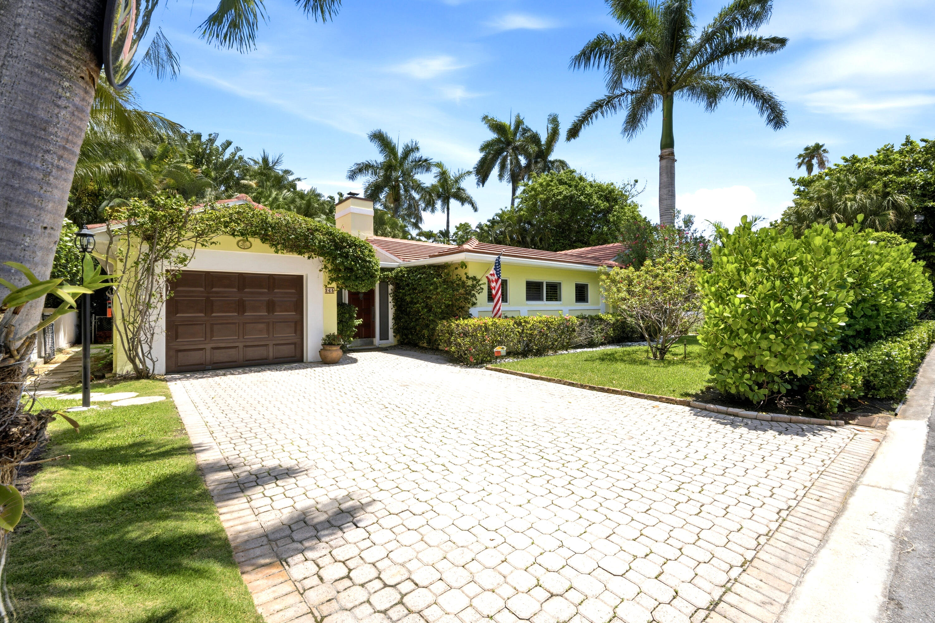 265 Fairview Road Palm Beach, FL 33480 - Photo 2 of 38 DSC_1116
