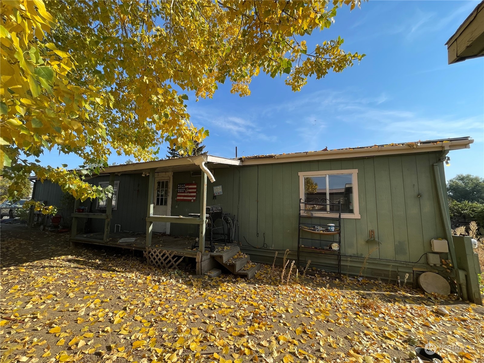 52 Engh Road, Unit 26 Omak, WA 98841 - Photo 4 of 29 a view of a house with a yard