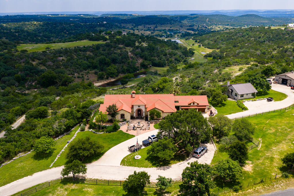 370 Ranch House Road Kerrville, TX 78028 - Photo 9 of 38 Gallery Image 9