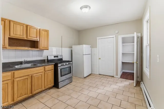 $2,600 | 130 Littleton Avenue, Newark, NJ 07103