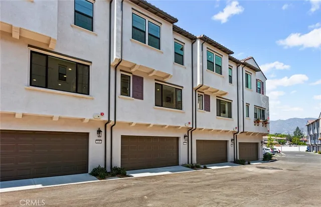 $1,239,990 | 149 Bridle Drive, Burbank, CA 91506