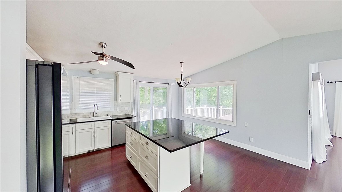 370 Ring Avenue Warwick, RI 02888 - Photo 3 of 40
